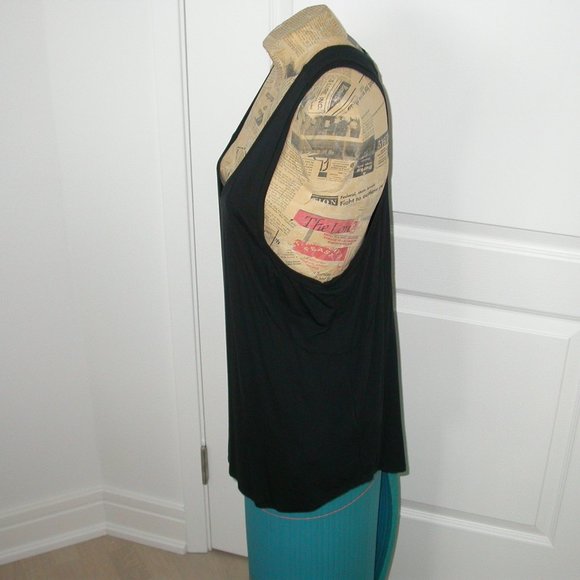 Black Racer Back Tank - Picture 4 of 8